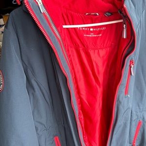 Women’s XXL Tommy Hilfiger 3 in 1 winter jacket. Navy and Red.
